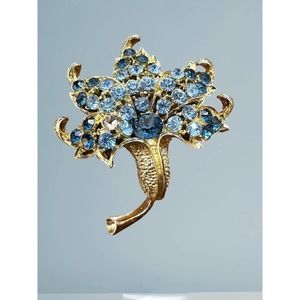 Vintage Stunning Blue Lily Vintage Brooch
